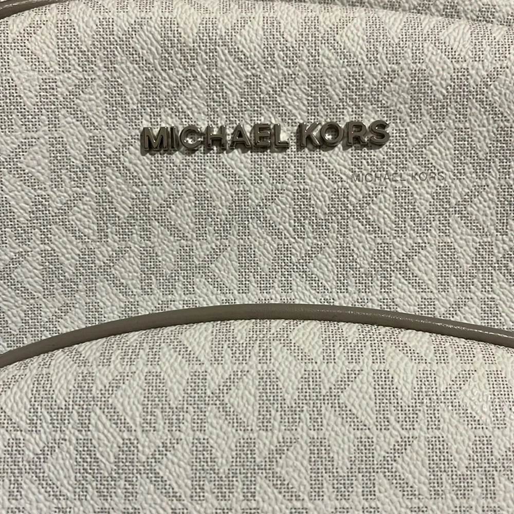 Michael Kors backpack - Picture 2 of 4